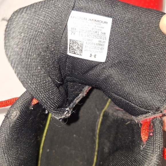 Under armour kids sneakers size 7Y - Picture 7 of 7